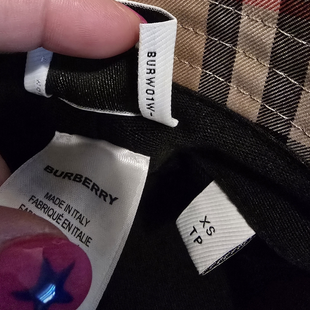 Burberry Beige Plaid Bucket Hat - Picture 5 of 7